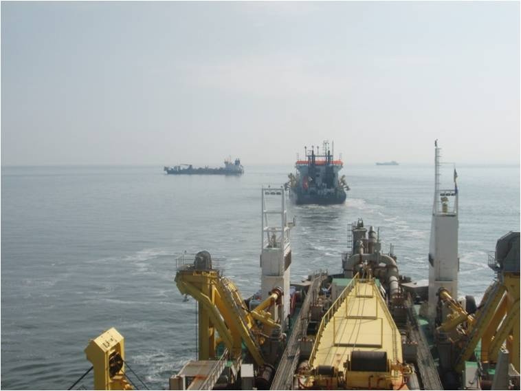 Trailing suction hopper dredgers
(picture: Daan Rijks, Boskalis)