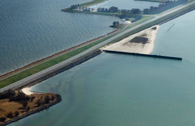 'Duwtje in de rug voor innovatie dankzij proefvak Houtribdijk' 2